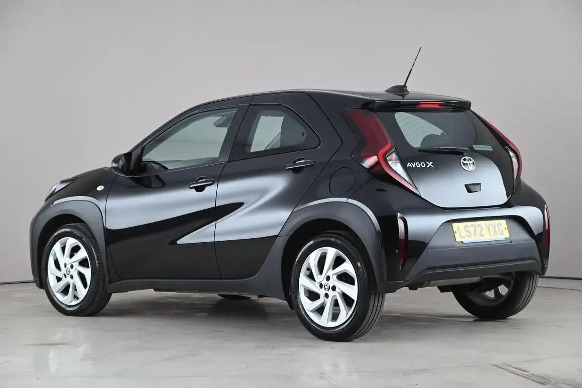 Used Toyota Aygo X PURE 72 HP (52 kW) 2022 Black SUV