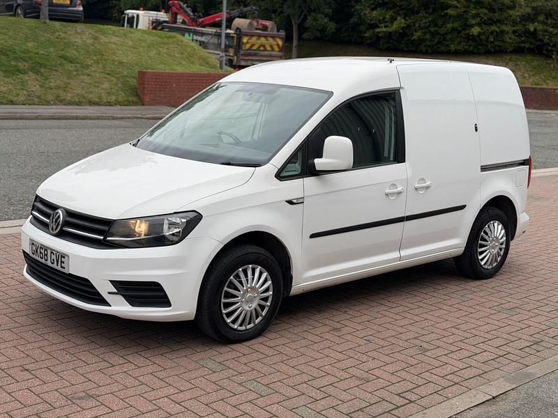 White Used 2018 VW Caddy Trendline MPV | £6,450 (Fair price) - Image 1/4
