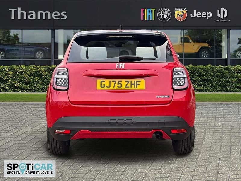 New Fiat 600 S 99 HP (72 kW) 2025 Red SUV