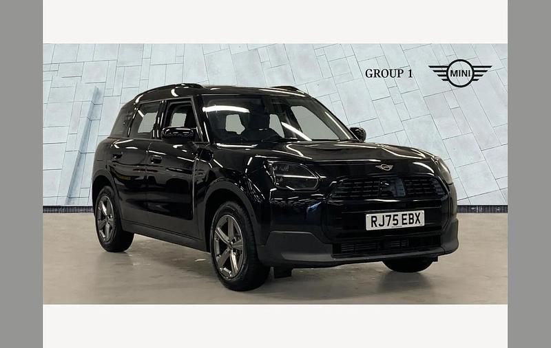Black New 2025 Mini Countryman Classic SUV | £31,995 (Expensive) - Image 1/4