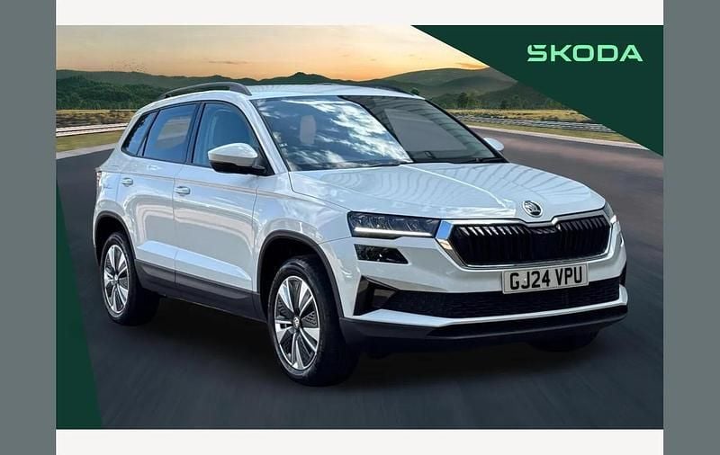 White Used 2024 Skoda Karoq SE Drive SUV | £21,895 (Good price) - Image 1/2