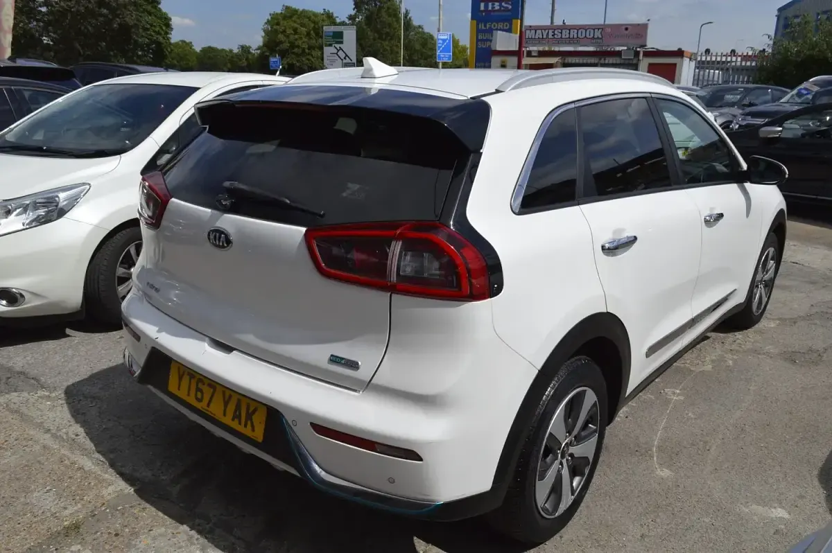 Used Kia Niro 141 HP (103 kW) 2017 White SUV