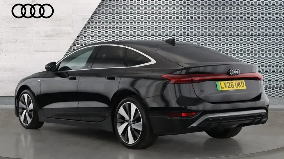 New Audi A6 e-tron S-Line 210 kW (286 HP) 2026 Black Estate