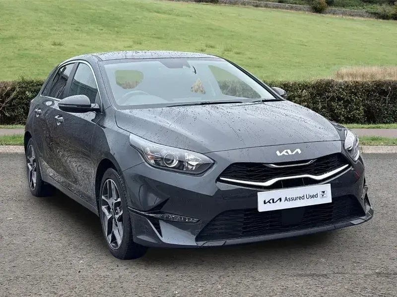 Używany Kia Ceed 138 KM (101 kW) 2023 Szary Hatchback
