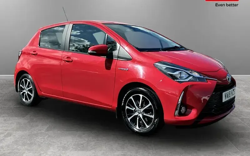 Usado Toyota Yaris Hybrid 101 HP (74 kW) 2019 Citadino