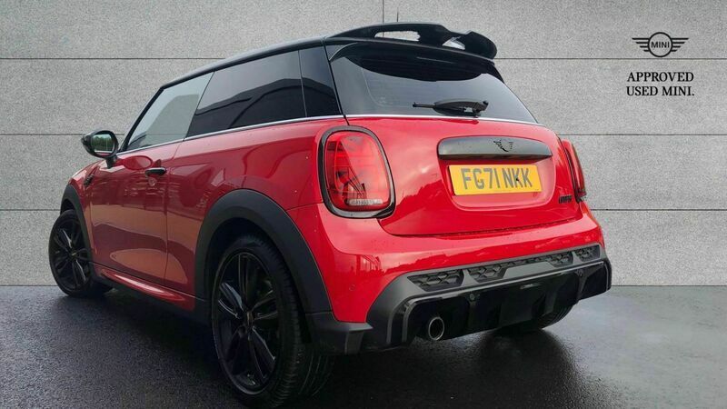 Used Mini Cooper Hatch 134 HP (98 kW) 2021 Red Hatchback
