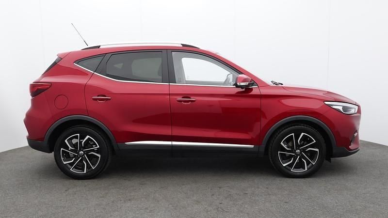 Used MG ZS Exclusive 106 HP (77 kW) 2023 Red SUV