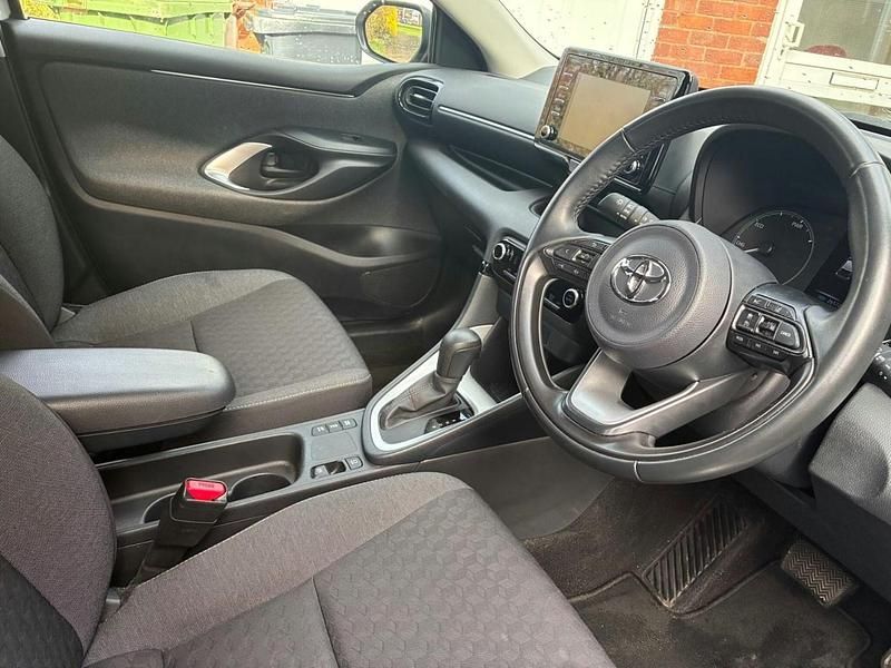 Used Toyota Yaris Hybrid 2021 White Hatchback