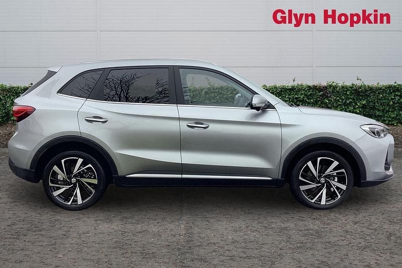 Used MG ZS Trophy 2025 Silver Hatchback