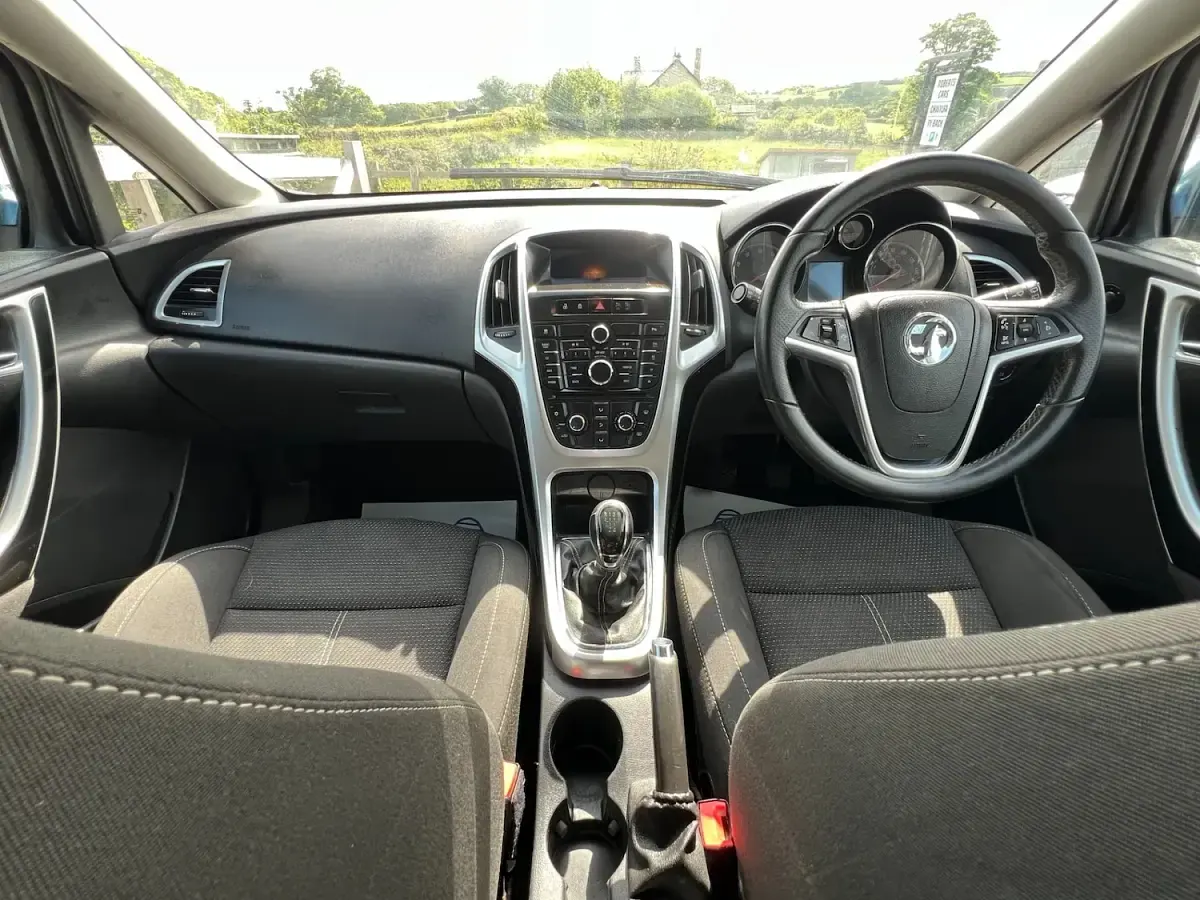 Used Vauxhall Astra SRi 2012 Blue Estate