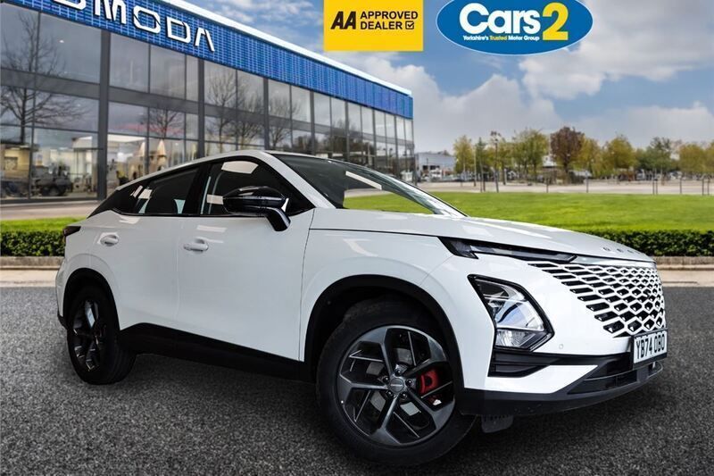 White Used 2025 Omoda 5 SUV | £23,490 (Fair price) - Image 1/4