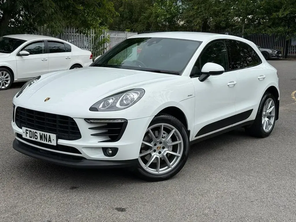 Used Porsche Macan 258 HP (189 kW) 2016 White SUV