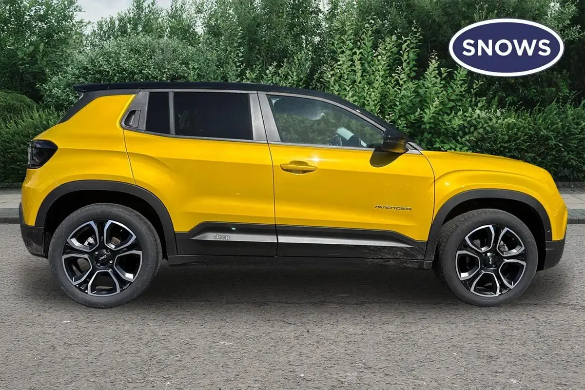 Used Jeep Avenger Summit 100 HP (73 kW) 2025 Yellow SUV