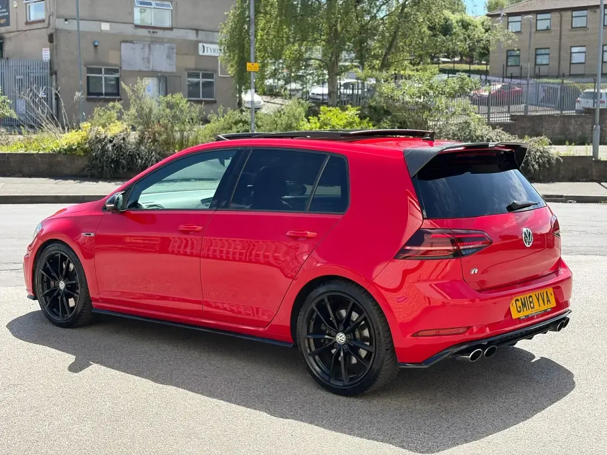 Used VW Golf VII R 310 HP (228 kW) 2018 Red Hatchback