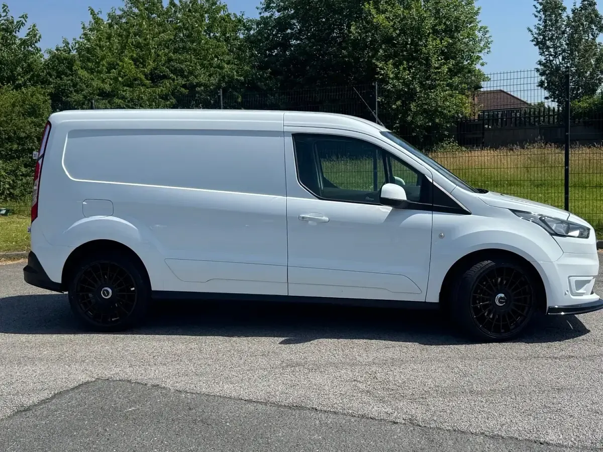 Used Ford Transit Connect Limited 120 HP (88 kW) 2022 White MPV