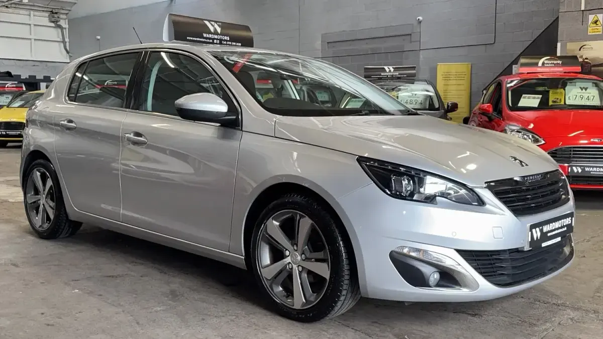 Used Peugeot 308 Allure 130 HP (95 kW) 2017 Silver Hatchback