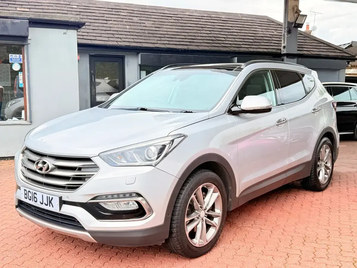 Used Hyundai Santa Fe Premium SE 200 HP (147 kW) 2016 Silver SUV