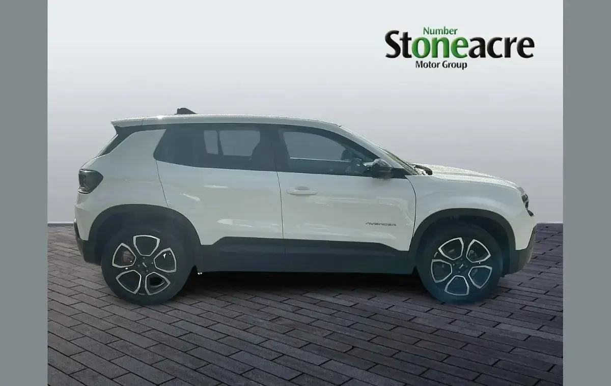 Used Jeep Avenger Summit 100 HP (73 kW) 2025 White SUV