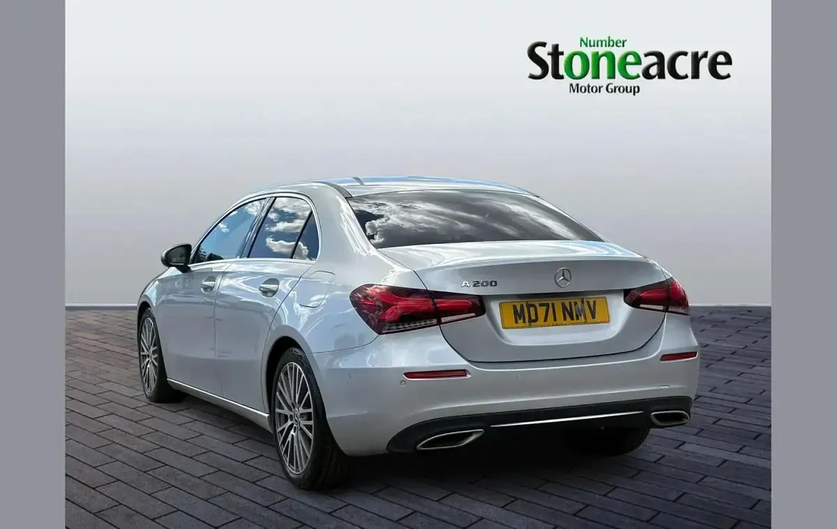 Używany Mercedes A200 Executive 161 KM (118 kW) 2022 Srebrny Sedan/Limuzyna