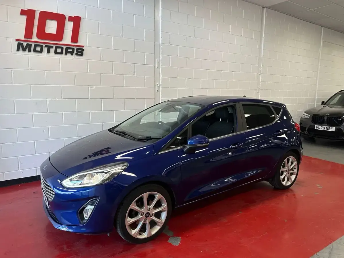 Begagnad Ford Fiesta Titanium 100 HK (73 kW) 2018 Blå Halvkombi