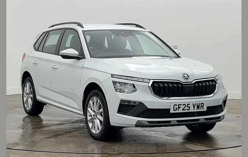 Used Skoda Kamiq SE 94 HP (69 kW) 2025 Moon white metallic SUV