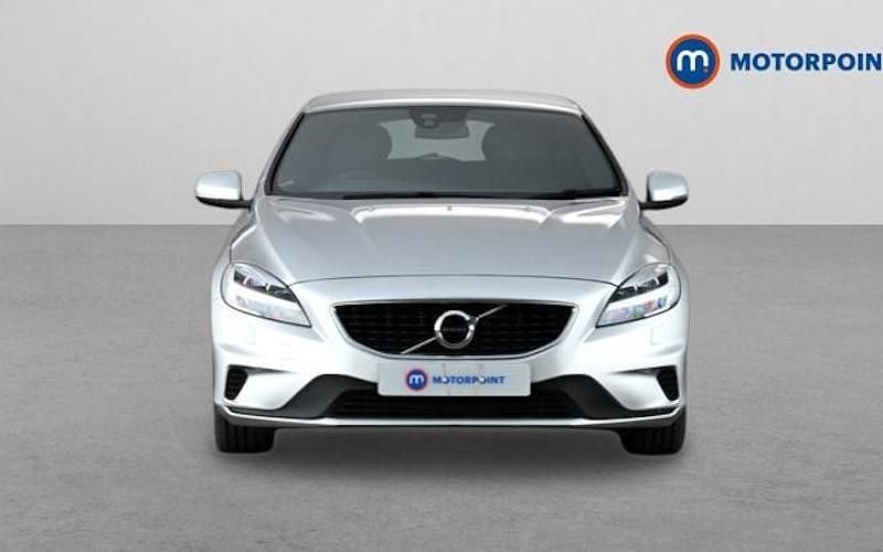 Used Volvo V40 R-Design 122 HP (89 kW) 2019 Hatchback