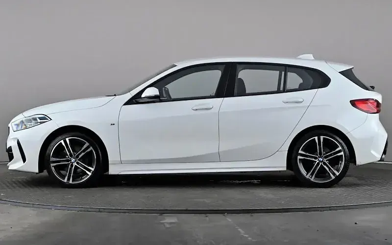 Used BMW 118 M Sport 136 HP (100 kW) 2023 White Hatchback