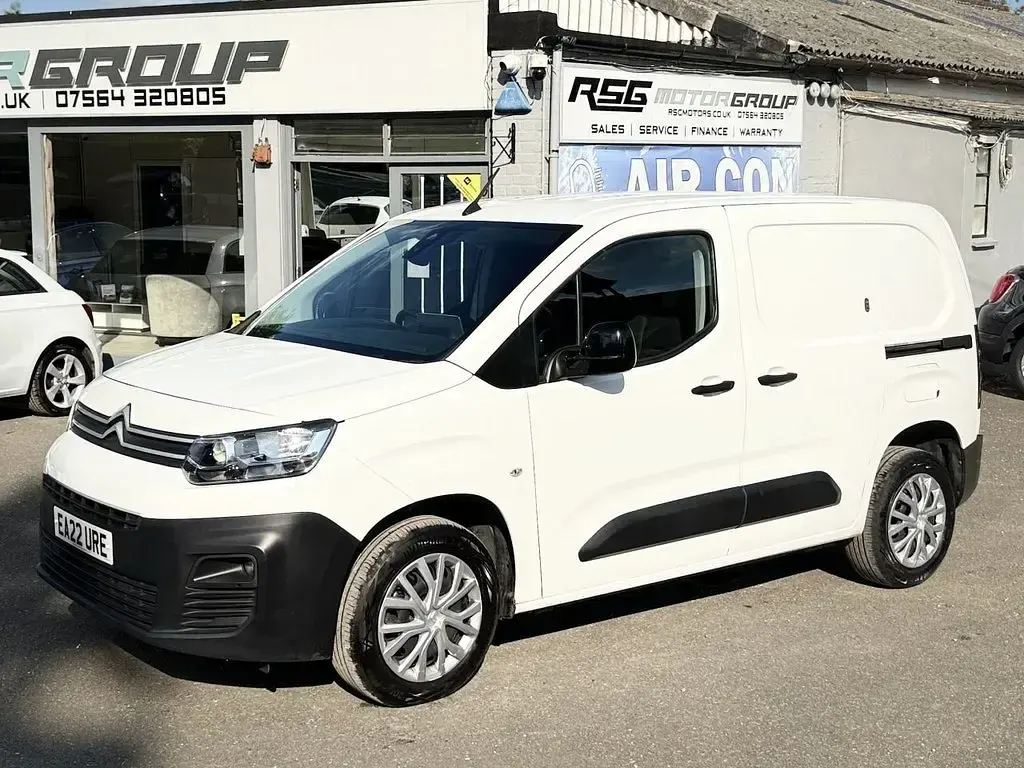 Used Citroën Berlingo 100 HP (73 kW) 2022 White MPV