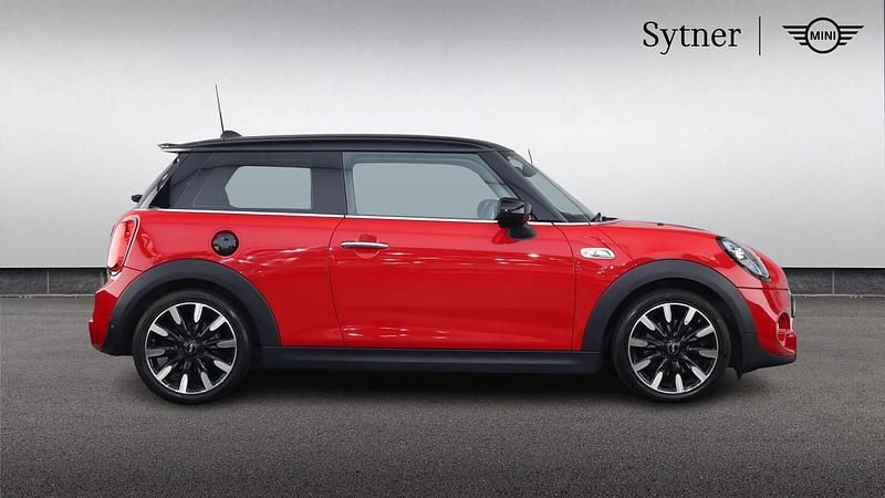 Usado Mini Cooper S Exclusive 192 HP (141 kW) 2019 Vermelho Citadino