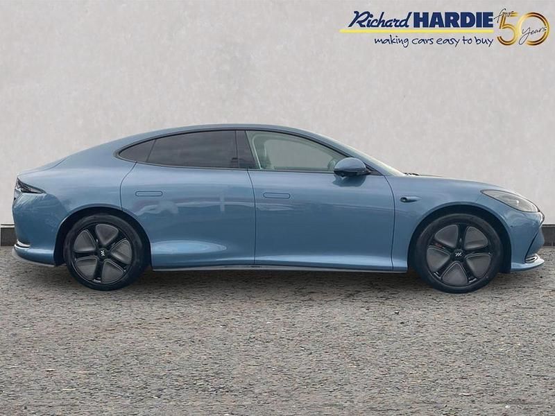 Used MG IM5 214 kW (291 HP) 2025 Blue Hatchback