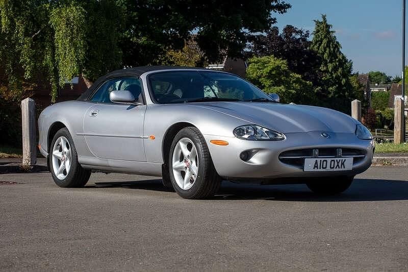 Silver Used 2000 Jaguar XK8 Cabriolet | £5,000 - Image 1/4