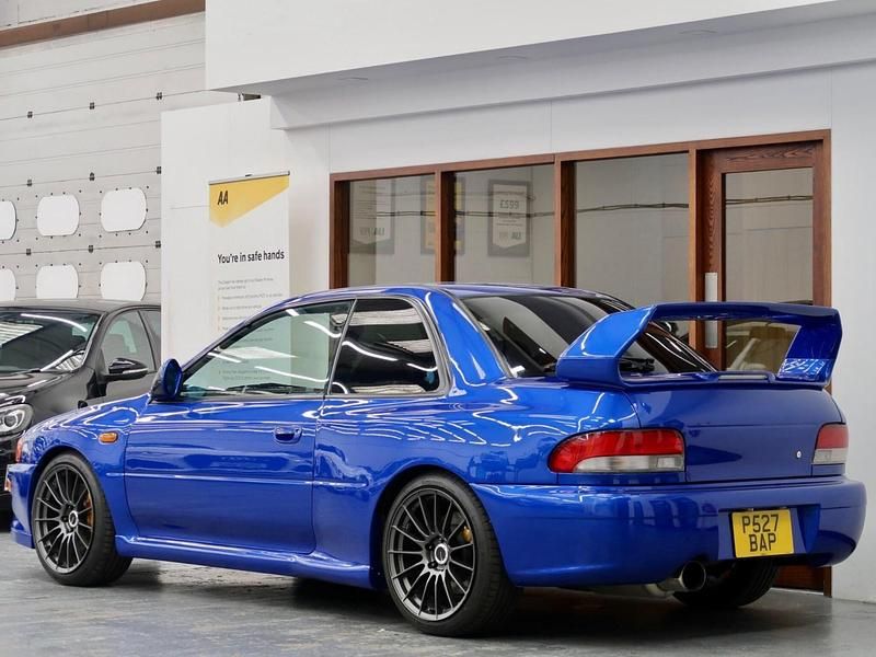 Used Subaru Impreza 2024 Blue Hatchback