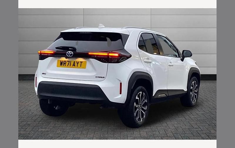 Used Toyota Yaris Cross Design 116 HP (85 kW) 2021 White SUV