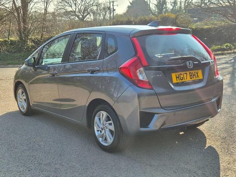 Used Honda Jazz SE 102 HP (75 kW) 2017 Grey Hatchback