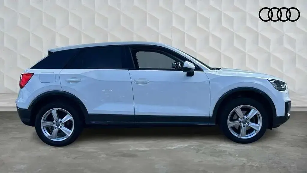 Used Audi Q2 Sport 116 HP (85 kW) 2020 White SUV