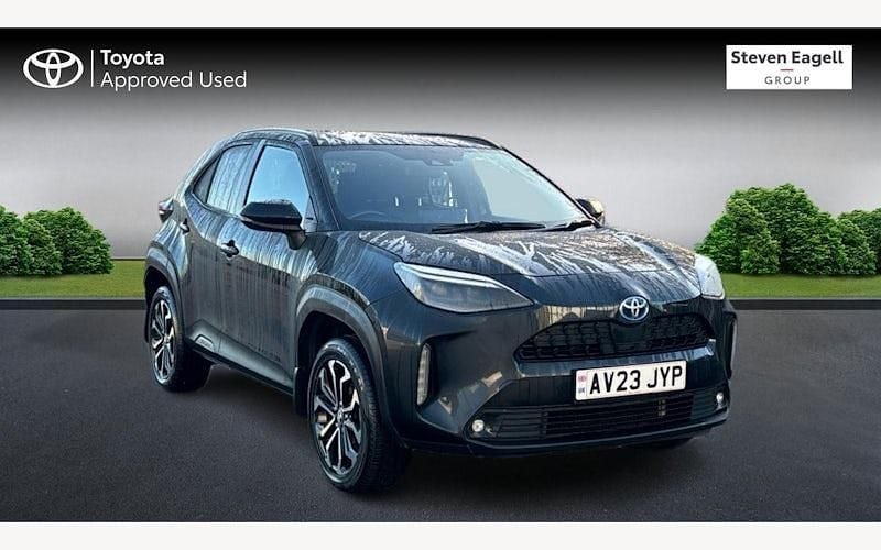 Used 2025 Toyota Yaris Hybrid Design Estate | £21,216 (Fair price) - Image 1/3