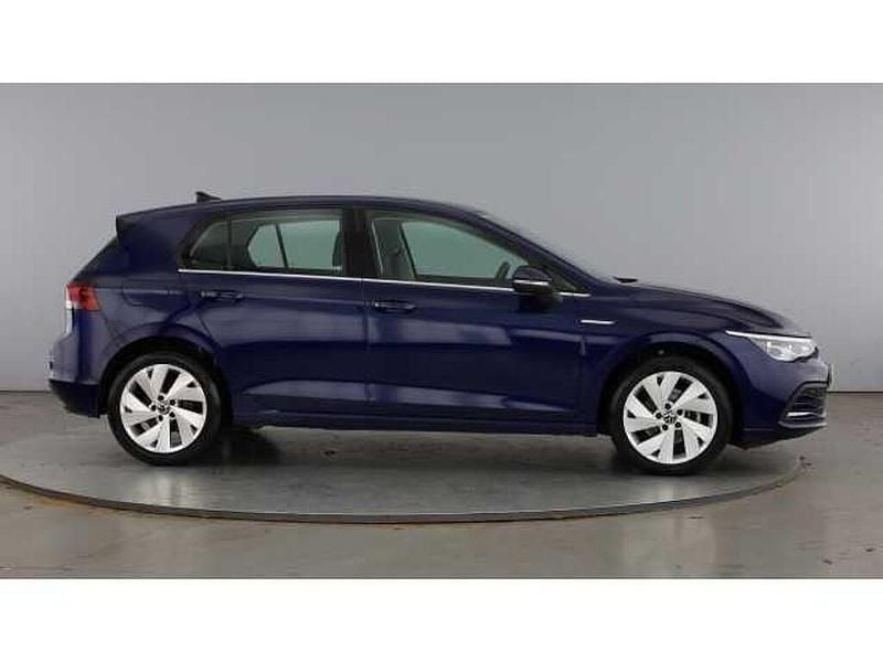 Second-hand VW Golf VIII 130 CP (95 kW) 2020