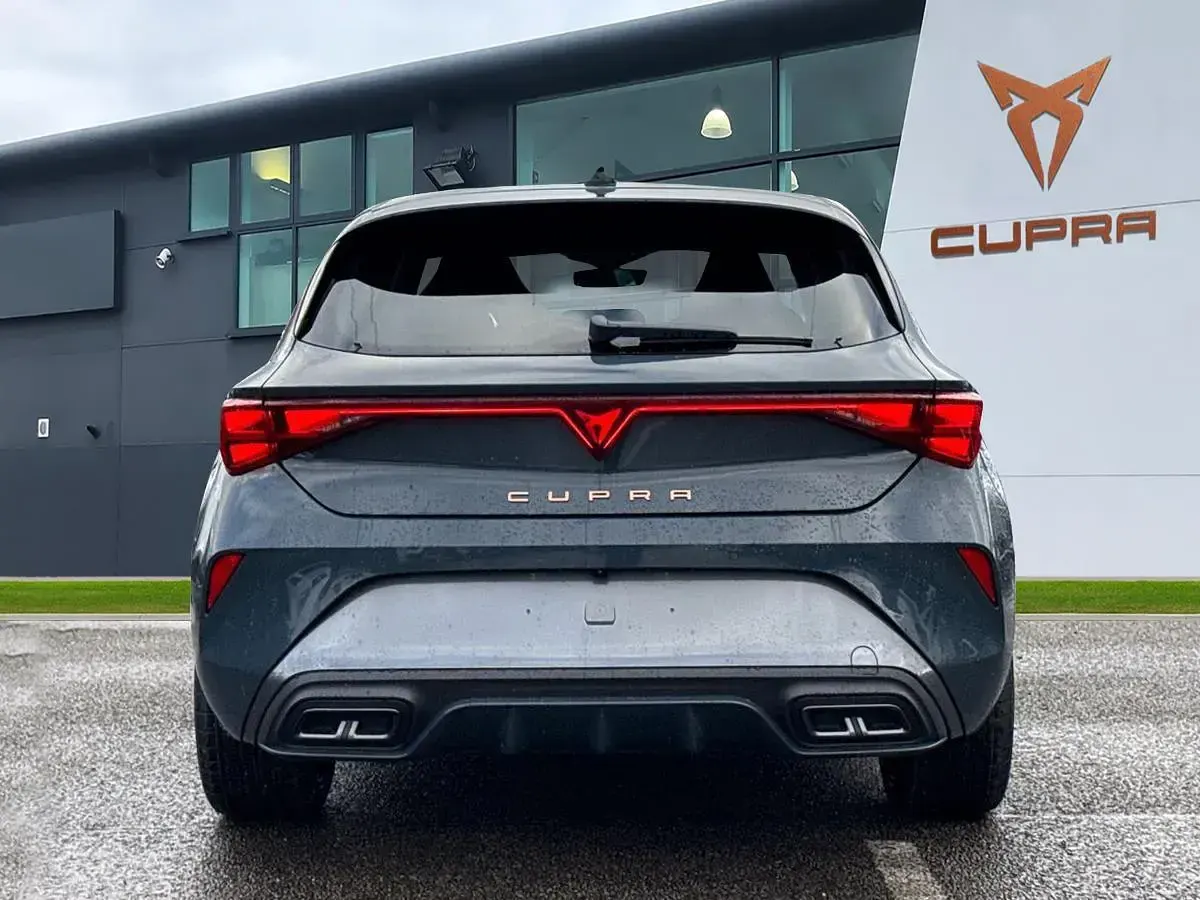 New Cupra Leon 150 HP (110 kW) 2025 Blue Hatchback