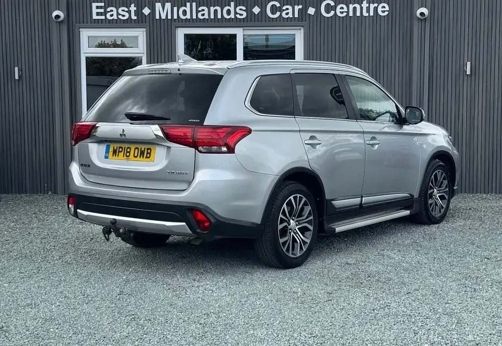 Używany Mitsubishi Outlander 147 KM (108 kW) 2018 Srebrny SUV