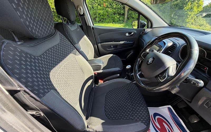Second-hand Renault Captur Dynamique 90 CP (66 kW) 2018 SUV