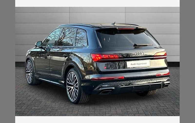 Used Audi Q7 Comfort 286 HP (210 kW) 2024 Black SUV