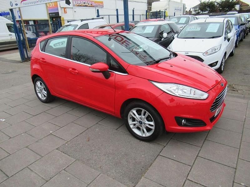 Used Ford Fiesta Zetec 2015 Red Hatchback