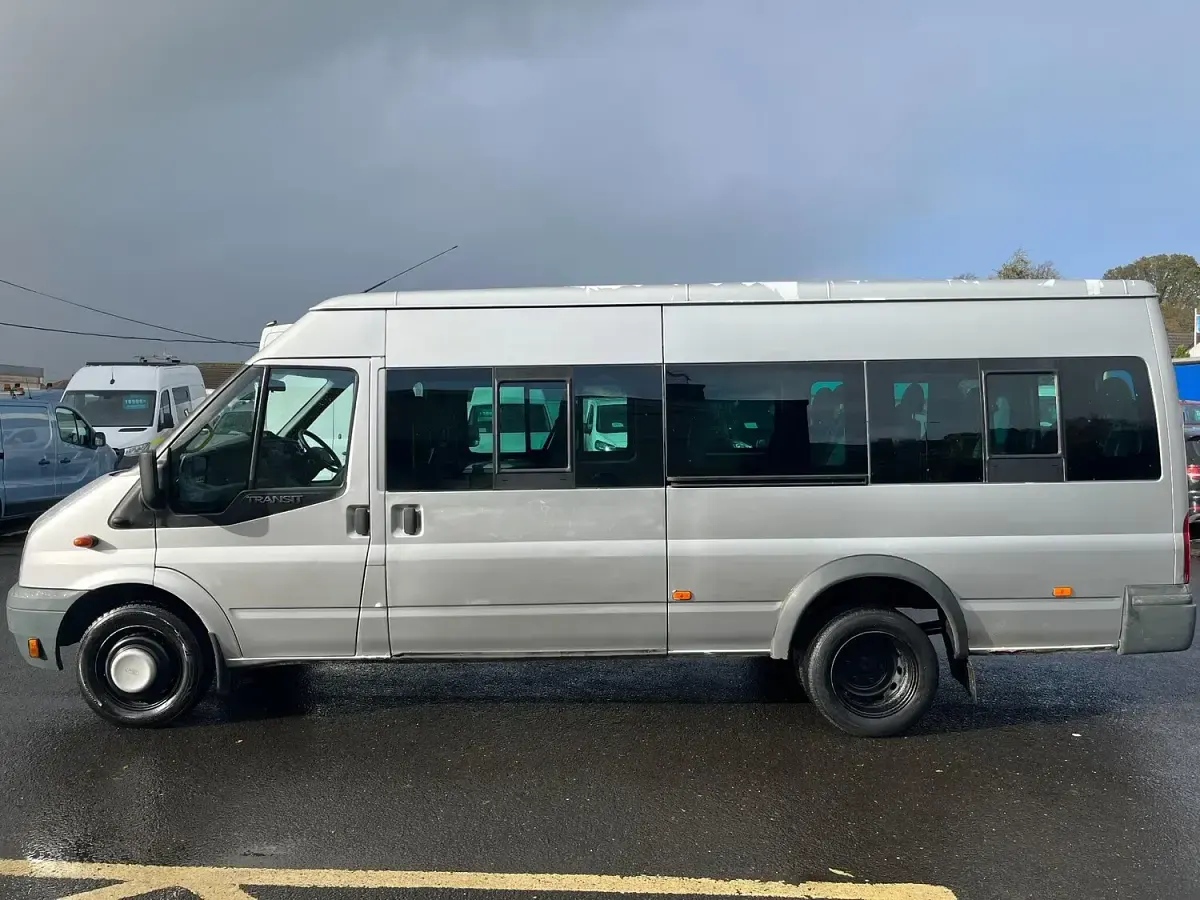 Used Ford Transit 115 HP (84 kW) 2011 Red Sedan