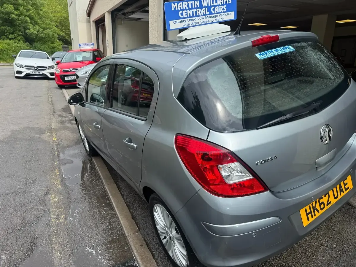 Used Vauxhall Corsa 100 HP (73 kW) 2013 Silver Hatchback