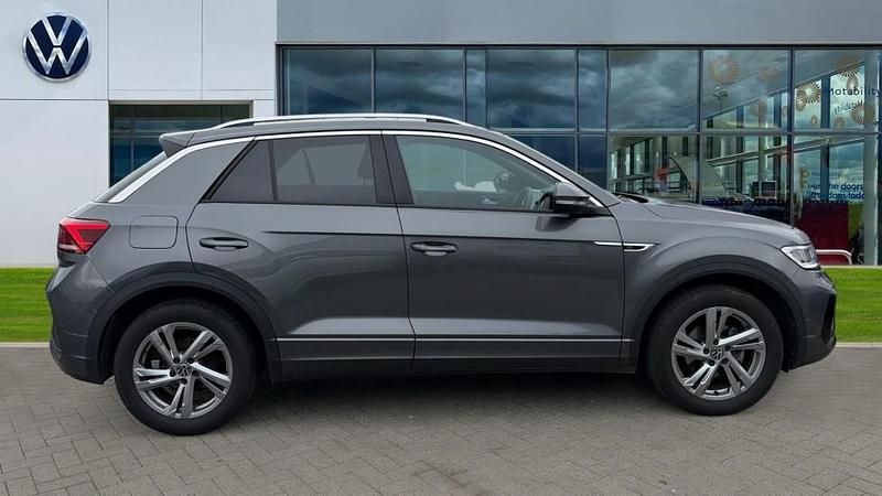 Usado VW T-Roc R-line 150 HP (110 kW) 2025 Cinzento SUV