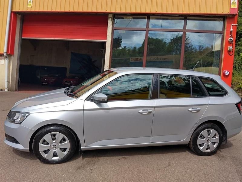 Used Skoda Fabia 75 HP (55 kW) 2017 Silver Estate