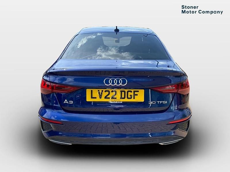 Begagnad Audi A3 S-Line 110 HK (80 kW) 2022 Blå Sedan