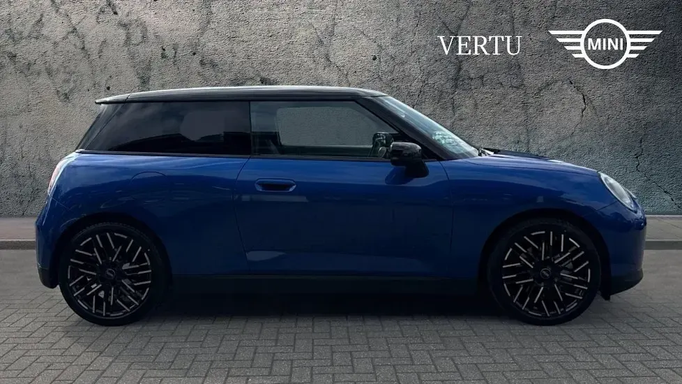 Used Mini Cooper SE Hatch 158 kW (215 HP) 2024 Blue Hatchback