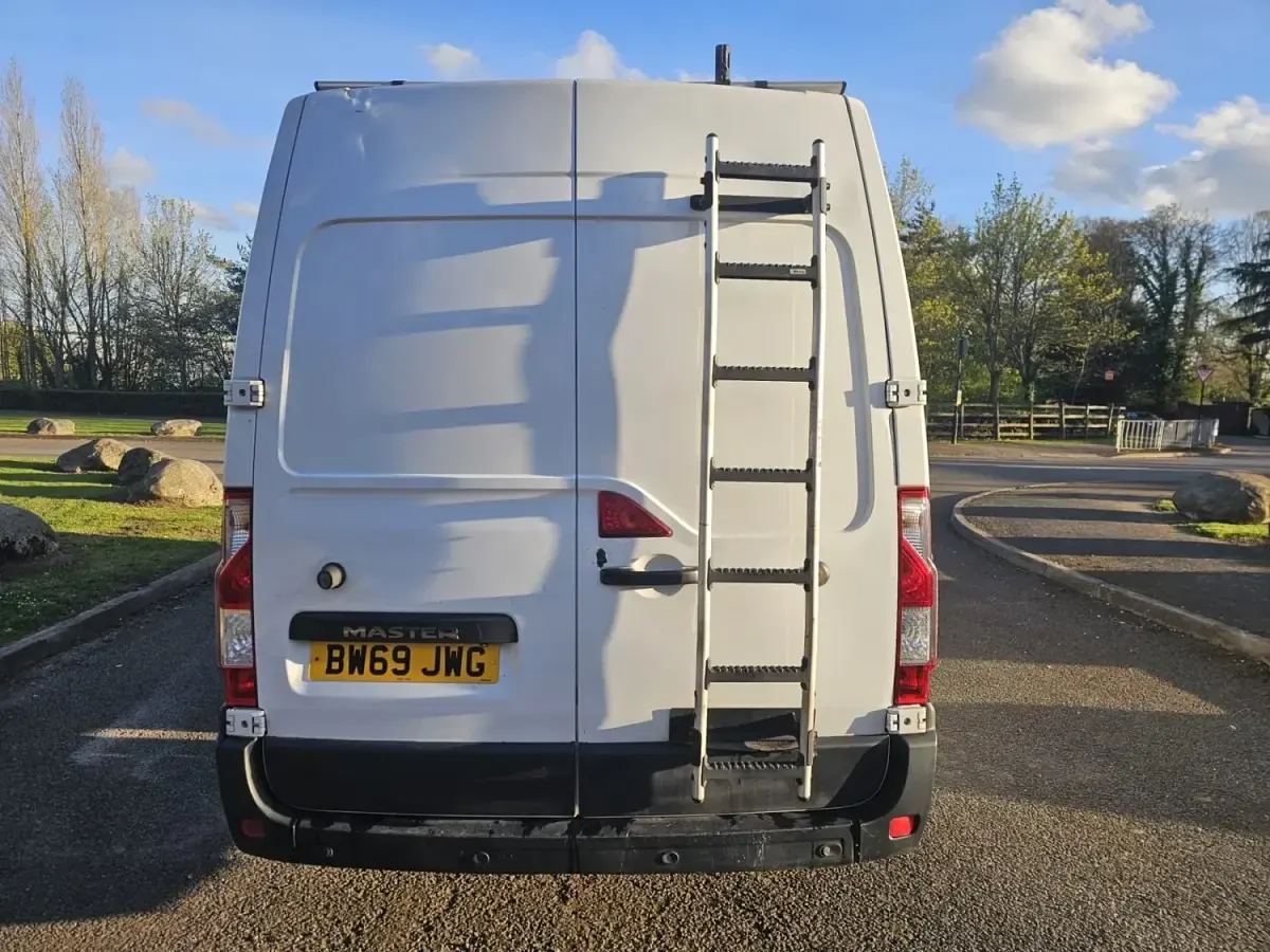 Usado Renault Master 135 HP (99 kW) 2020 Branco Monovolume