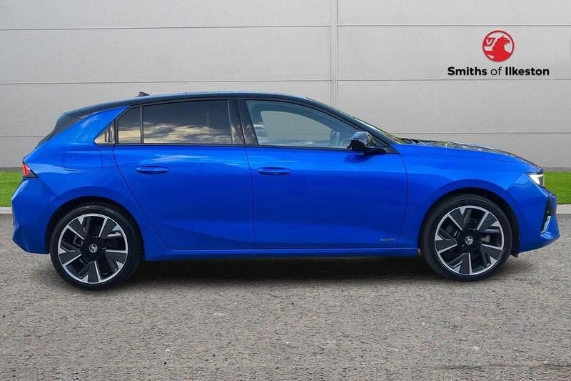 Used Vauxhall Astra Ultimate 113 kW (154 HP) 2023 Blue Hatchback